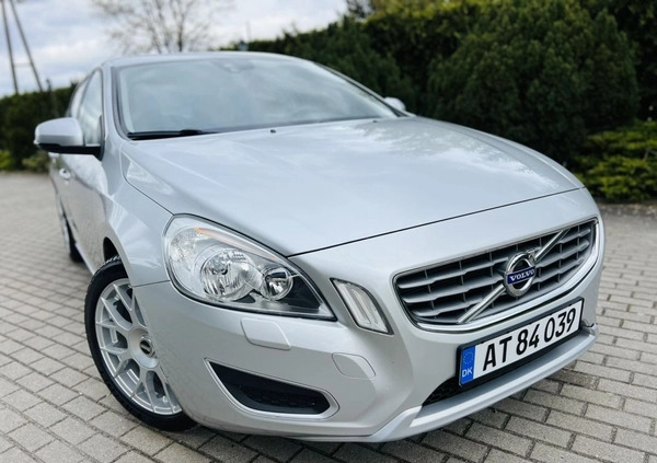Volvo S60 cena 38900 przebieg: 209000, rok produkcji 2011 z Karlino małe 781